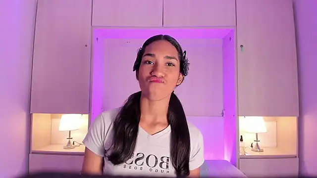 AnahiCollins online show from 18, 2, 2026