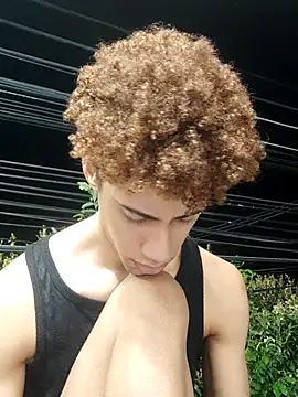 Snapshot of The_boy_good chatting on 15, 10, 2025 The boy good online show from 15, 10, 2025