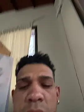 Snapshot of Valentino-elTuyo chatting on 6, 2, 2026 Valentino-elTuyo online show from 6, 2, 2026
