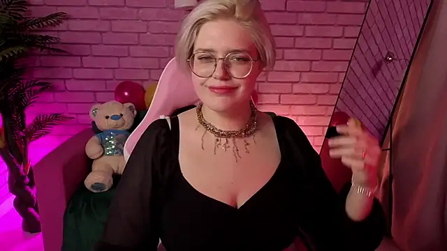 DominiqueSweetie online show from 25, 11, 2025