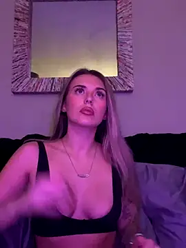 Snapshot of EllieEllxx chatting on 14, 10, 2025 EllieEllxx online show from 14, 10, 2025