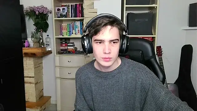 Snapshot of _Chris_Next_Door_ chatting on 29, 10, 2025  Chris Next Door  online show from 29, 10, 2025