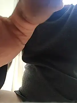 Snapshot of thonyx93 chatting on 25, 11, 2025 thonyx93 online show from 25, 11, 2025