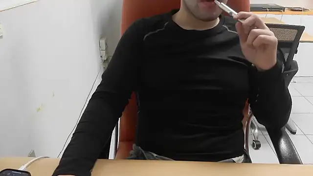 Snapshot of cazzo18cm3 chatting on 16, 12, 2025 cazzo18cm3 online show from 16, 12, 2025