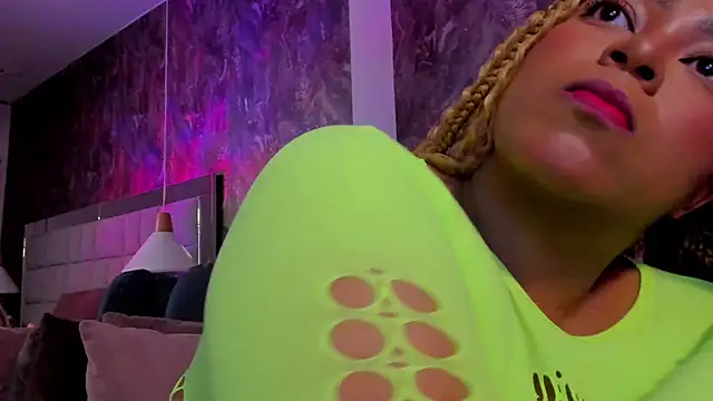 Snapshot of Fenty_melo chatting on 17, 11, 2025 Fenty melo online show from 17, 11, 2025