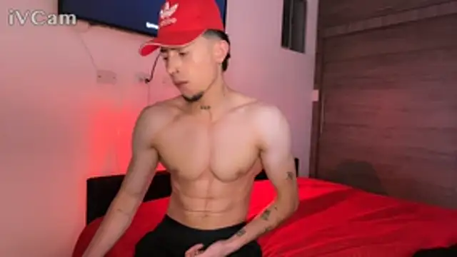 Snapshot of strongManLatino chatting on 10, 1, 2026 strongManLatino online show from 10, 1, 2026