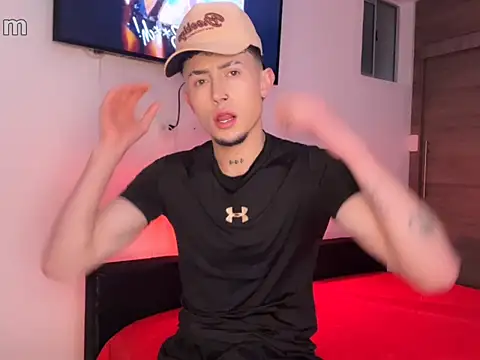 Snapshot of strongManLatino chatting on 16, 1, 2026 strongManLatino online show from 16, 1, 2026