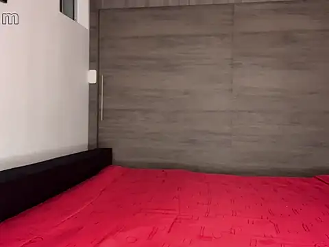 Snapshot of strongManLatino chatting on 14, 4, 2026 strongManLatino online show from 14, 4, 2026