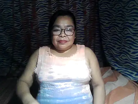 Snapshot of cris_tita chatting on 1, 3, 2026 cris tita online show from 1, 3, 2026
