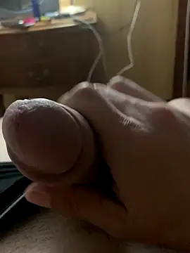 Snapshot of -bunny06 chatting on 4, 10, 2025 -bunny06 online show from 4, 10, 2025