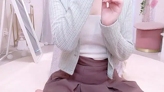 Snapshot of MAYU_cha chatting on 12, 10, 2025 MAYU cha online show from 12, 10, 2025