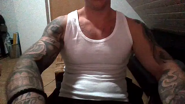 Snapshot of TheGreatWhite33 chatting on 24, 10, 2025 TheGreatWhite33 online show from 24, 10, 2025