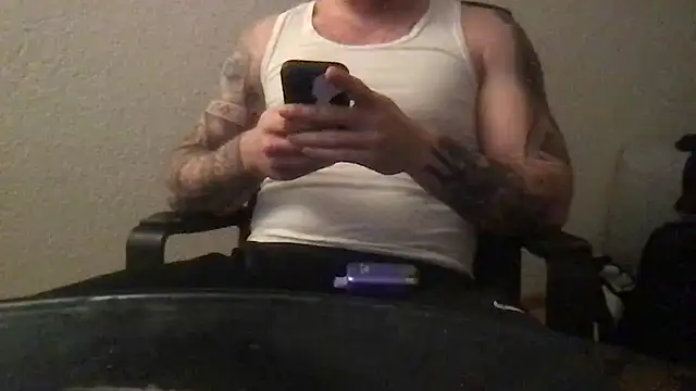 Snapshot of TheGreatWhite33 chatting on 30, 4, 2026 TheGreatWhite33 online show from 30, 4, 2026