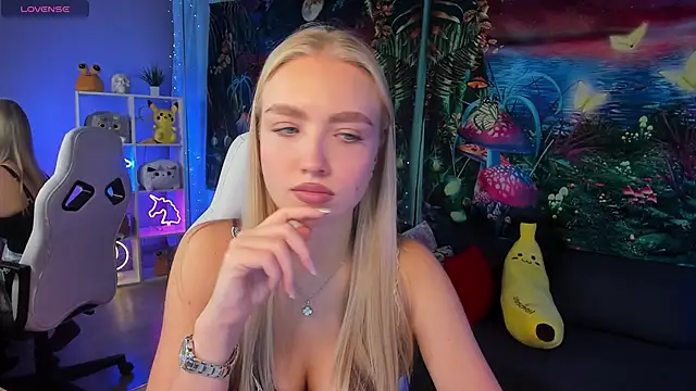 TessaGrays online show from 28, 10, 2025