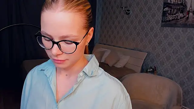 LibbyVenzeio online show from 8, 11, 2025