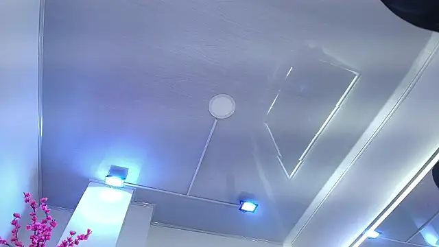 Gabriela milani online show from 20, 11, 2025