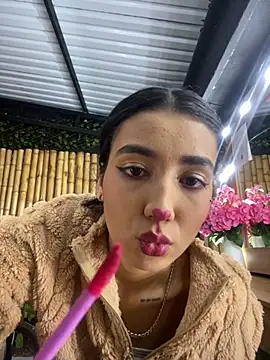 cloe taylor   online show from 1, 11, 2025