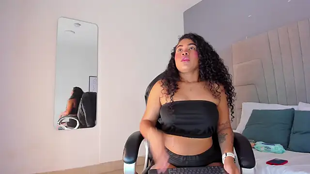 Snapshot of lanna_jones_ chatting on 15, 10, 2025 lanna jones online show from 15, 10, 2025