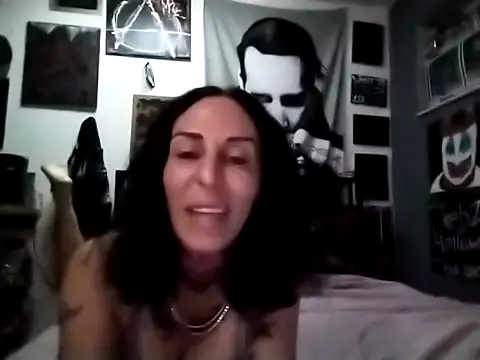 inkdhollow1 online show from 19, 10, 2025