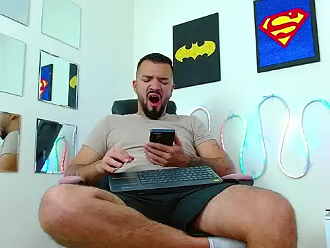 Snapshot of mathewv_ chatting on 26, 11, 2025 mathewv online show from 26, 11, 2025