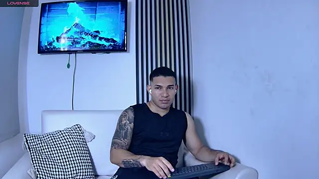 Snapshot of venedic_bull chatting on 24, 11, 2025 venedic bull online show from 24, 11, 2025