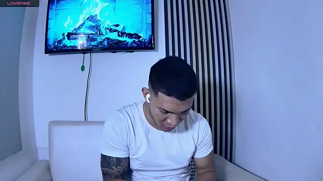 Snapshot of venedic_bull chatting on 25, 11, 2025 venedic bull online show from 25, 11, 2025