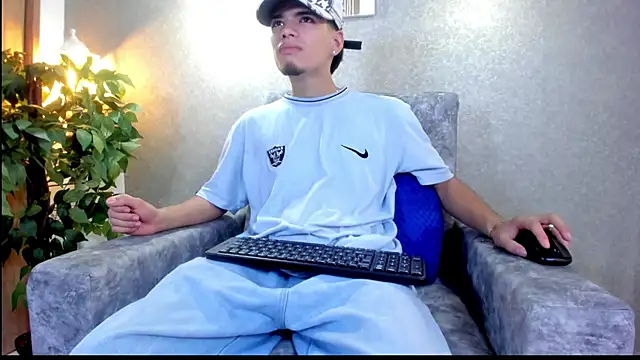 Snapshot of Axelwiliams chatting on 10, 10, 2025 Axelwiliams online show from 10, 10, 2025