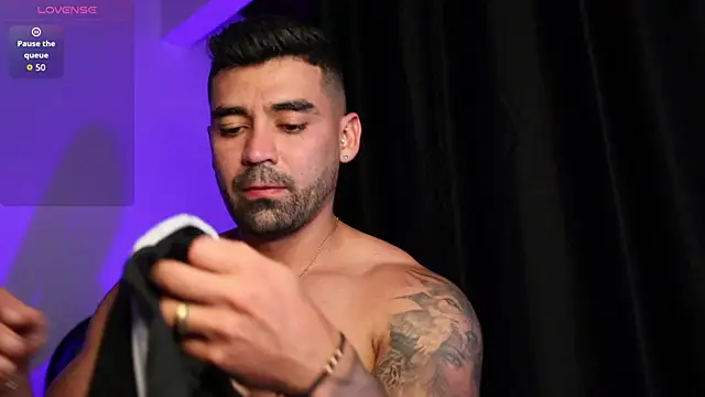 Snapshot of SOY_MIKE chatting on 11, 10, 2025 SOY MIKE online show from 11, 10, 2025