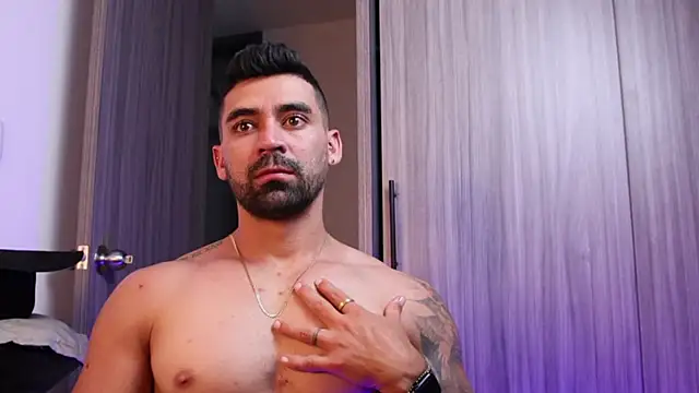 Snapshot of SOY_MIKE chatting on 7, 11, 2025 SOY MIKE online show from 7, 11, 2025