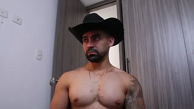 Snapshot of SOY_MIKE chatting on 26, 11, 2025 SOY MIKE online show from 26, 11, 2025