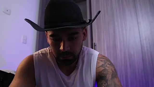 Snapshot of SOY_MIKE chatting on 27, 11, 2025 SOY MIKE online show from 27, 11, 2025