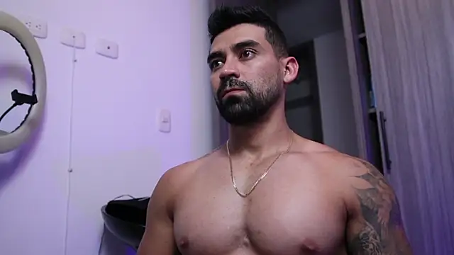 Snapshot of SOY_MIKE chatting on 17, 12, 2025 SOY MIKE online show from 17, 12, 2025