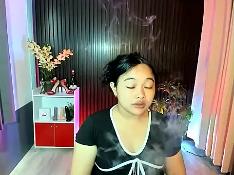 UrFavouriteCravings online show from 3, 11, 2025