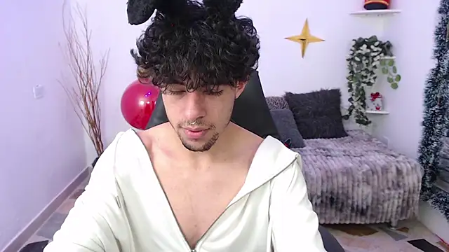 Liil boy online show from 17, 12, 2025