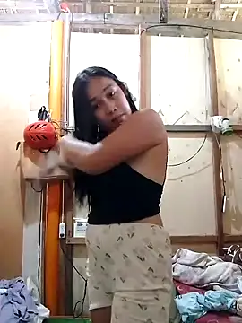 Snapshot of luna_light23 chatting on 24, 10, 2025 luna light23 online show from 24, 10, 2025