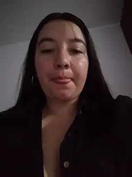 Snapshot of annyaparis chatting on 4, 4, 2026 annyaparis online show from 4, 4, 2026