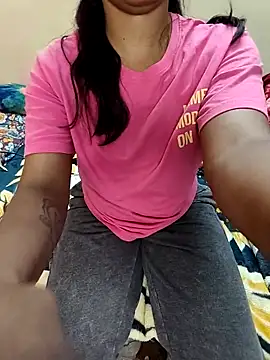 Snapshot of tamil_thaara03 chatting on 18, 3, 2026 tamil thaara03 online show from 18, 3, 2026