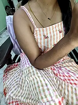 Snapshot of tamil_thaara03 chatting on 12, 4, 2026 tamil thaara03 online show from 12, 4, 2026