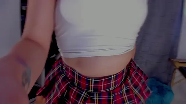 Snapshot of AmaruBloom chatting on 1, 10, 2025 AmaruBloom online show from 1, 10, 2025