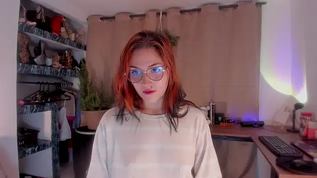 Snapshot of AmaruBloom chatting on 17, 11, 2025 AmaruBloom online show from 17, 11, 2025