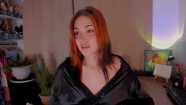 Snapshot of AmaruBloom chatting on 2, 12, 2025 AmaruBloom online show from 2, 12, 2025