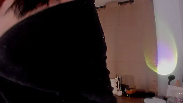 Snapshot of AmaruBloom chatting on 3, 12, 2025 AmaruBloom online show from 3, 12, 2025