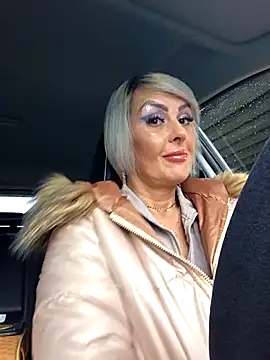 KirraWhite online show from 9, 11, 2025