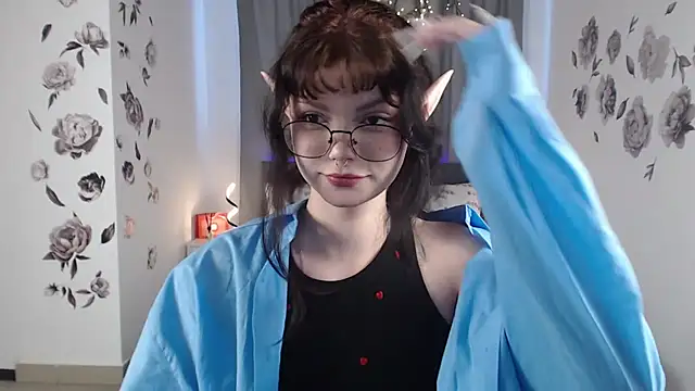 Snapshot of MileyRood chatting on 2, 10, 2025 MileyRood online show from 2, 10, 2025