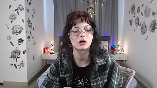 Snapshot of MileyRood chatting on 3, 10, 2025 MileyRood online show from 3, 10, 2025