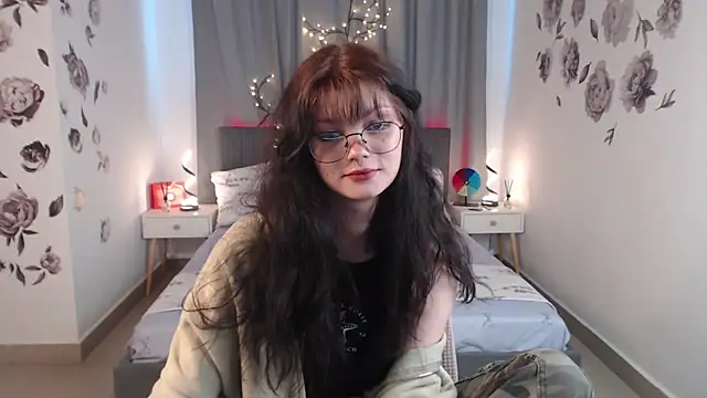 Snapshot of MileyRood chatting on 23, 10, 2025 MileyRood online show from 23, 10, 2025