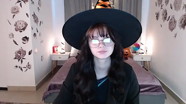 Snapshot of MileyRood chatting on 29, 10, 2025 MileyRood online show from 29, 10, 2025