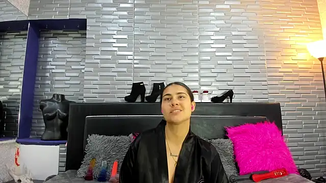 Snapshot of ChloeMorelli chatting on 3, 10, 2025 ChloeMorelli online show from 3, 10, 2025