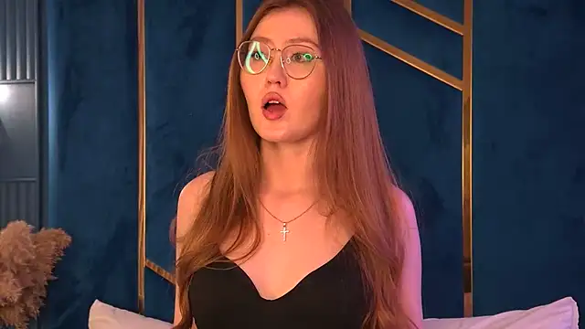 Snapshot of LisaFoxs chatting on 1, 10, 2025 LisaFoxs online show from 1, 10, 2025