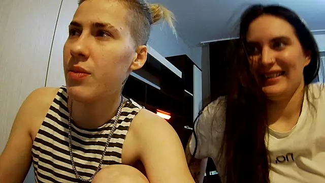 Snapshot of Mary_12 chatting on 16, 10, 2025 Mary 12 online show from 16, 10, 2025